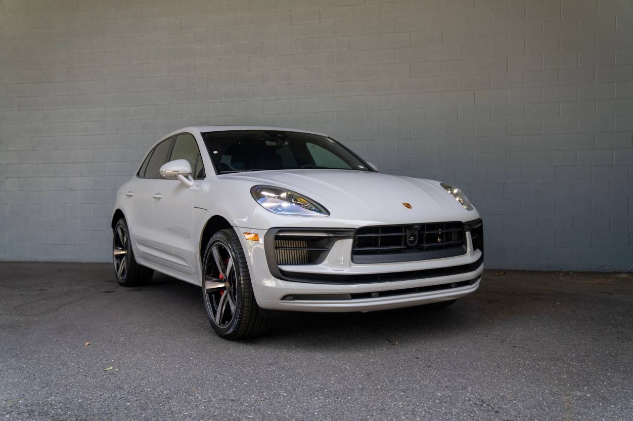 2025 Porsche Macan S photo 15