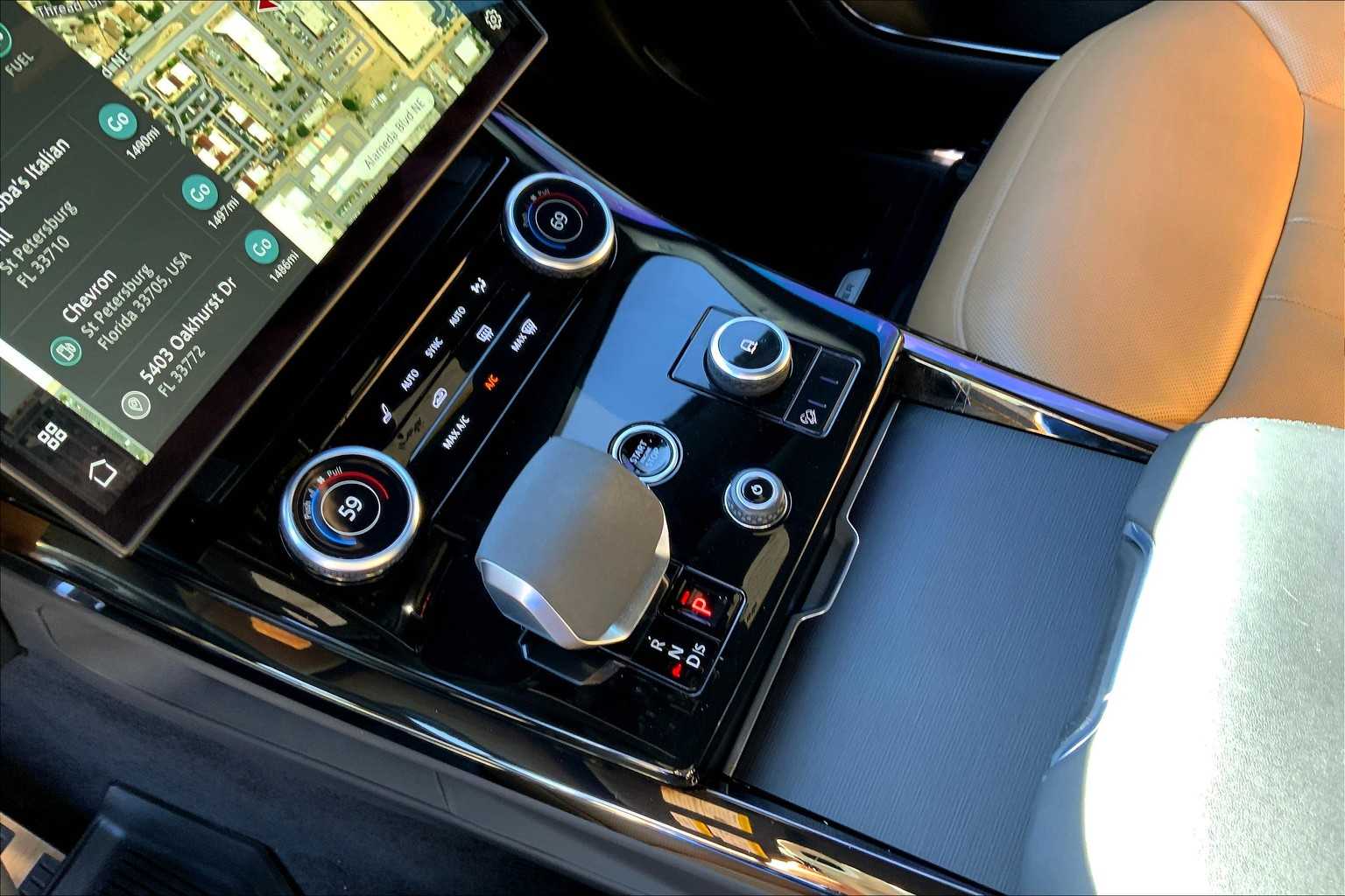 2023 Land Rover Range Rover Sport SE photo 15