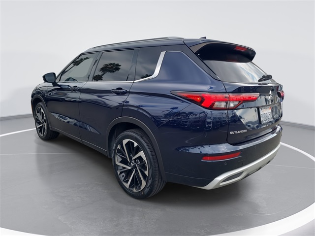 2023 Mitsubishi Outlander SEL photo 3