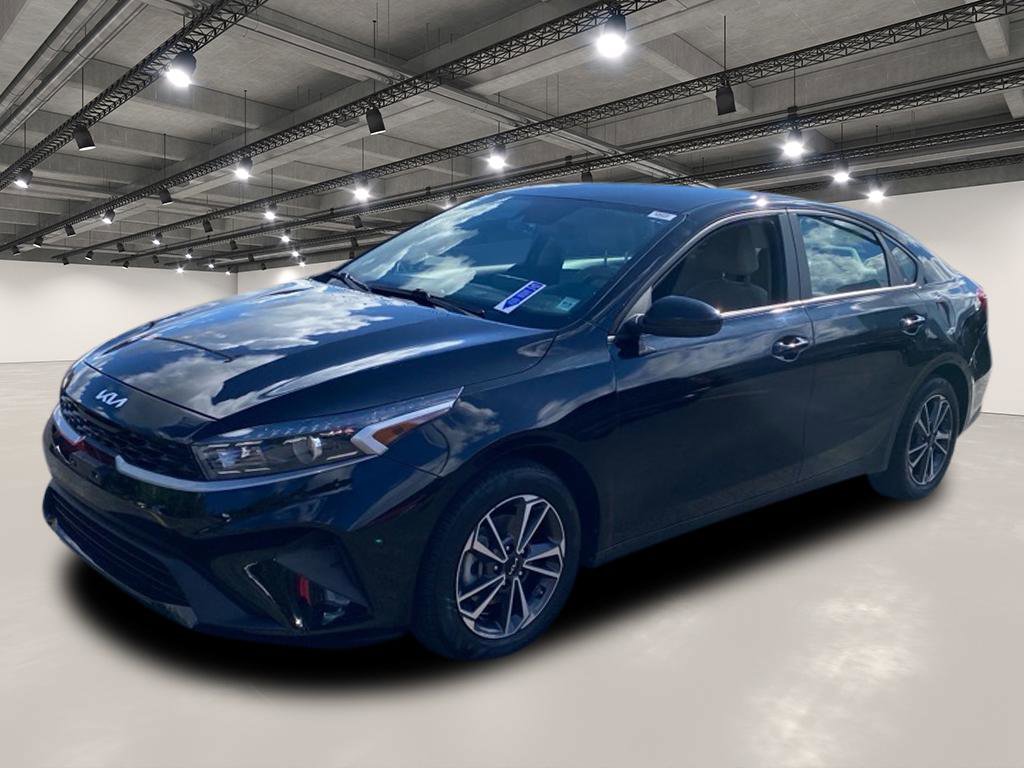 2023 Kia Forte LXS photo 3