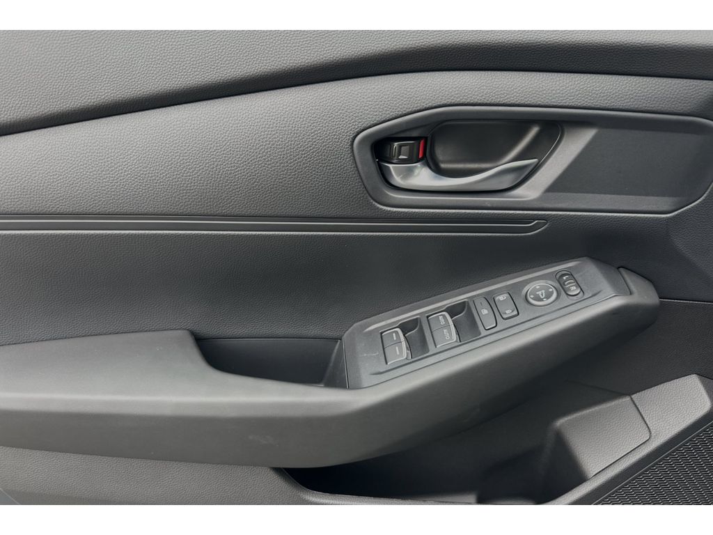 2025 Honda Accord LX photo 12