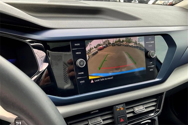 2023 Volkswagen Taos SE photo 17