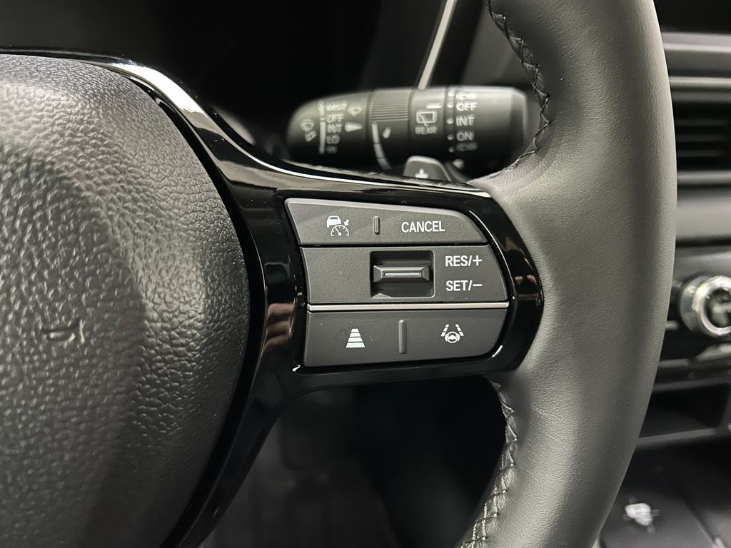 2025 Honda Pilot Touring photo 11