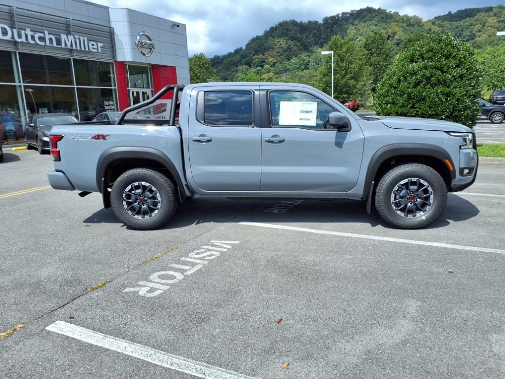 2025 Nissan Frontier Crew Cab PRO-4X photo 3