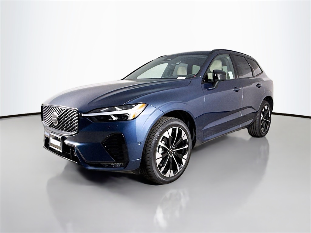 2026 Volvo XC60 B5 Plus photo 3