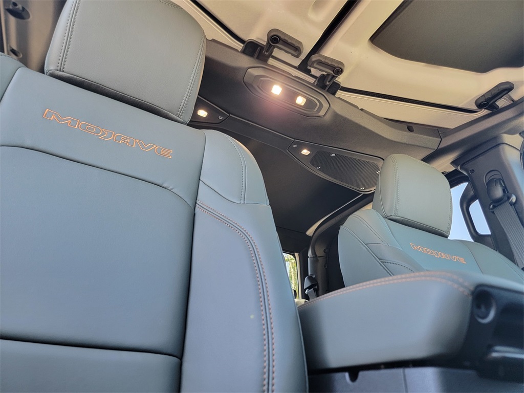 2025 Jeep Gladiator Mojave photo 14
