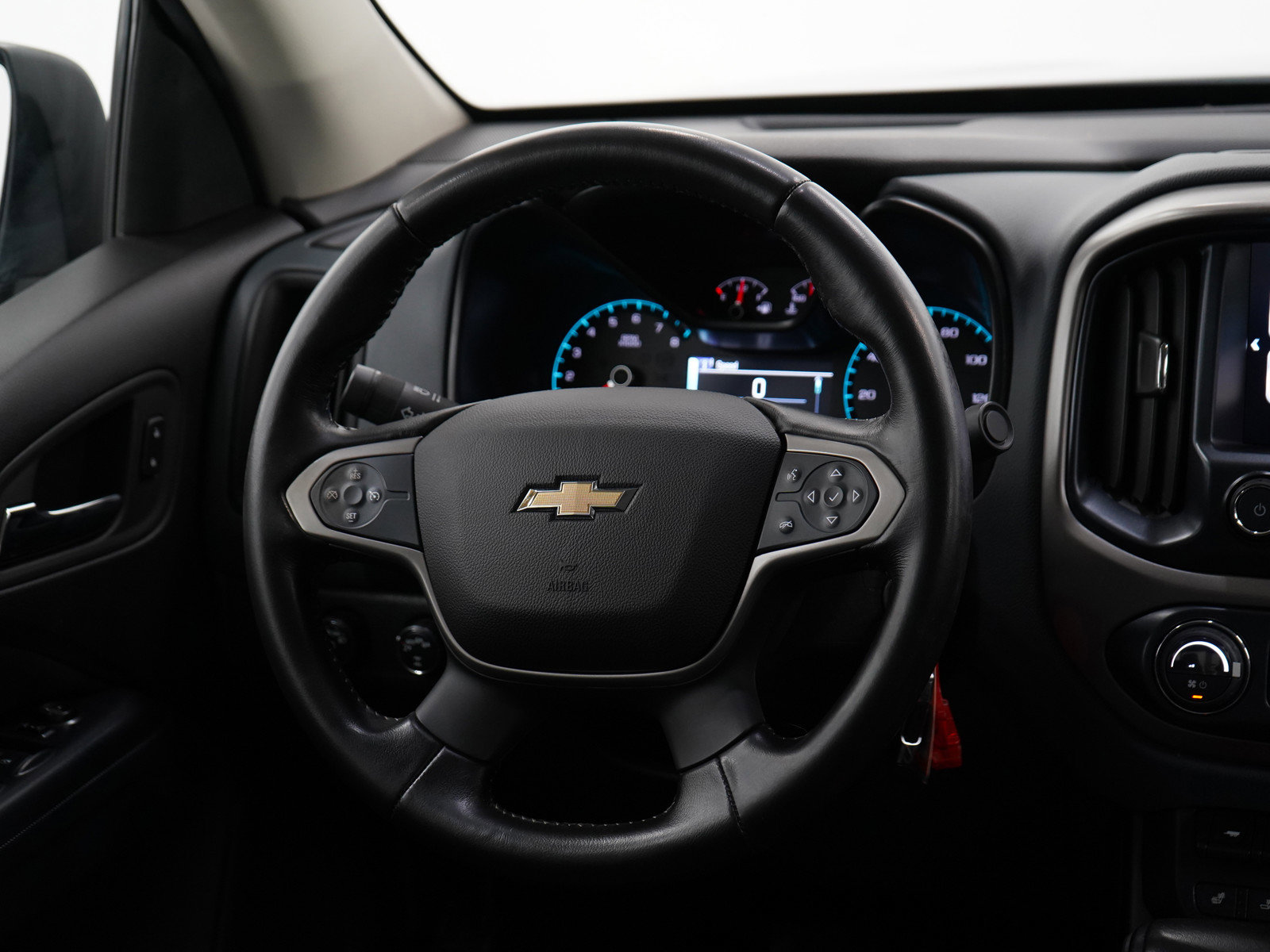 2017 Chevrolet Colorado Z71 photo 13