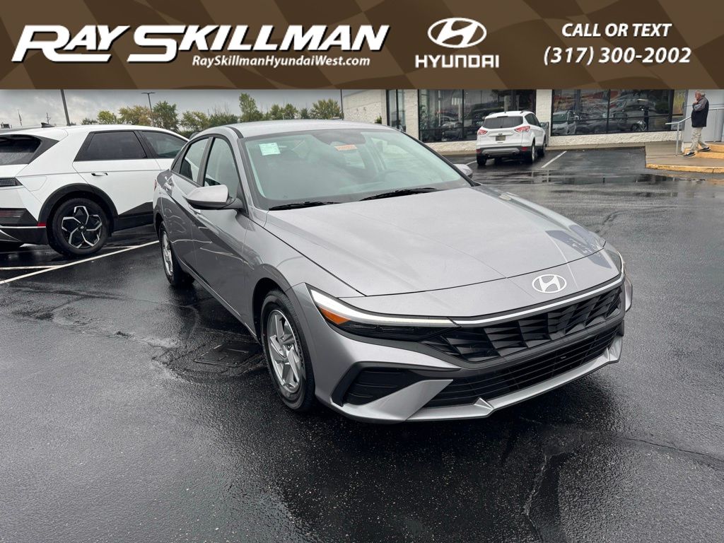 2025 Hyundai Elantra SE's photo