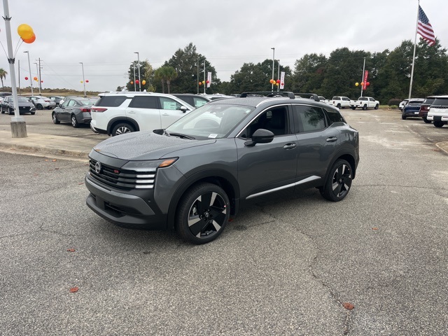 2026 Nissan Kicks SR photo 2