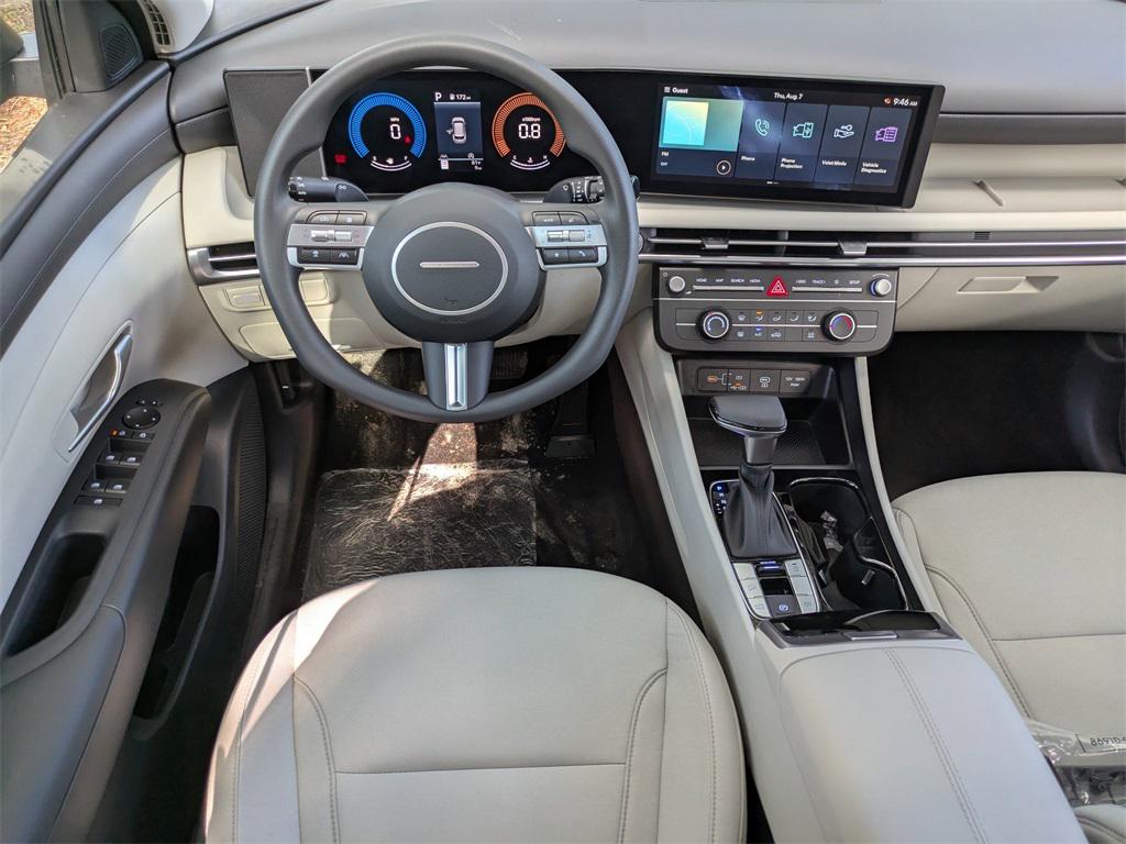 2025 Hyundai Tucson SE photo 14