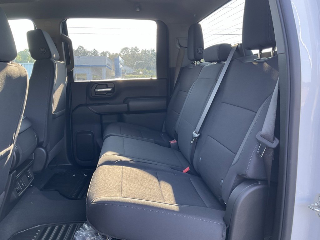 2025 Chevrolet Silverado 2500HD Custom photo 12