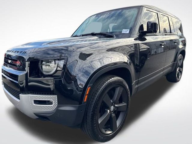 2024 Land Rover Defender S's photo