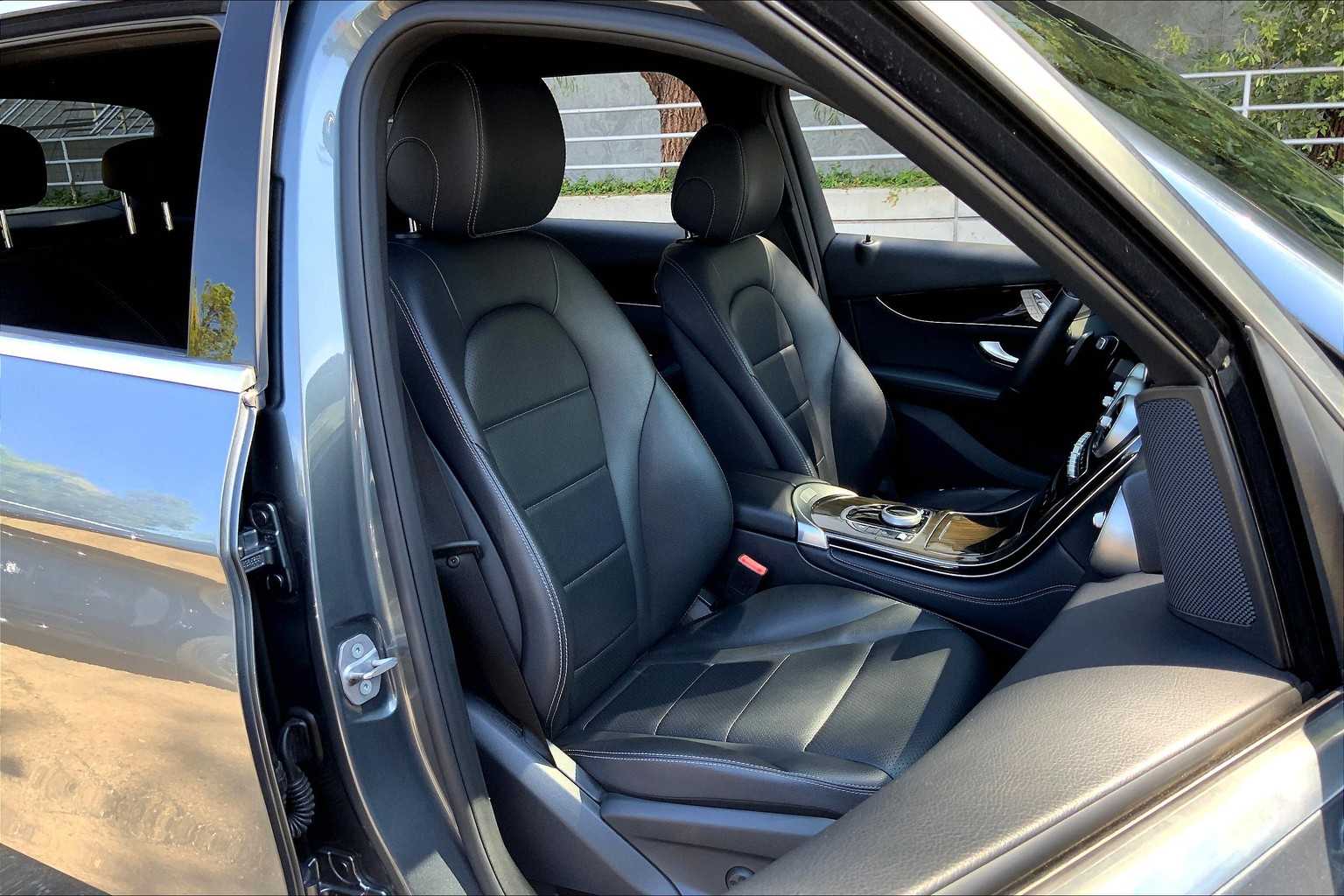 2018 Mercedes Benz GL 300 photo 8