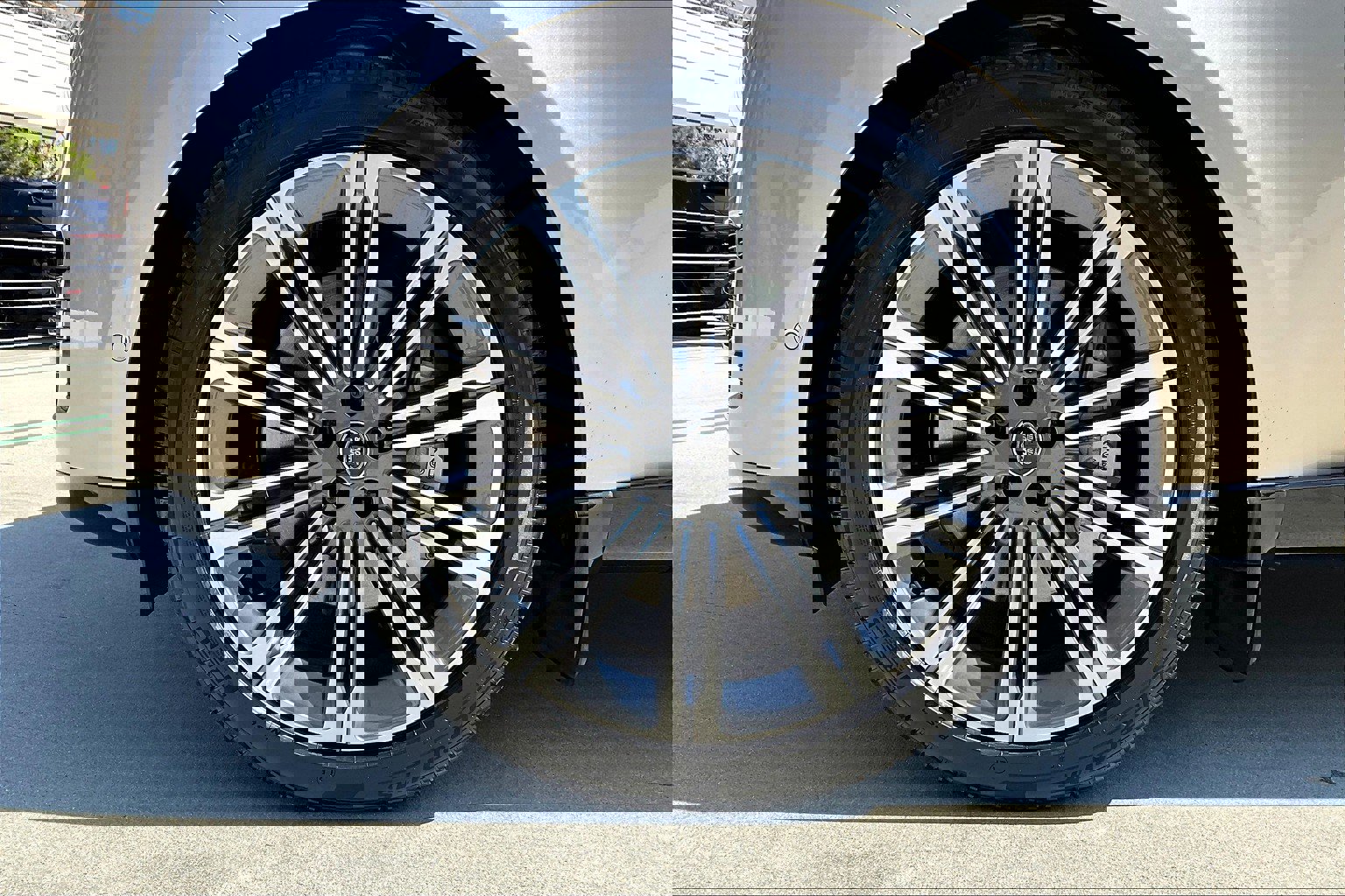 2025 Land Rover Range Rover SE photo 8