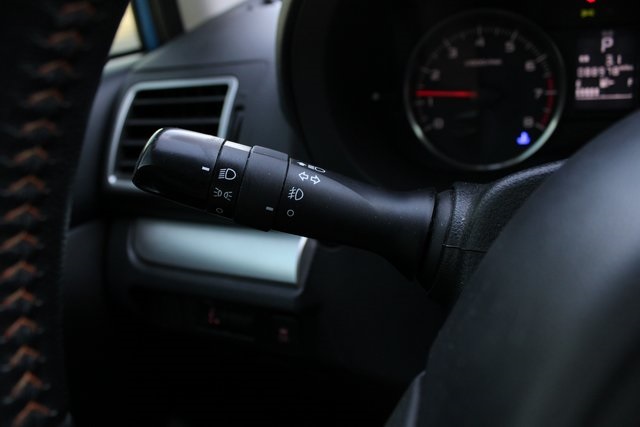 2017 Subaru Crosstrek 2.0i Premium photo 7