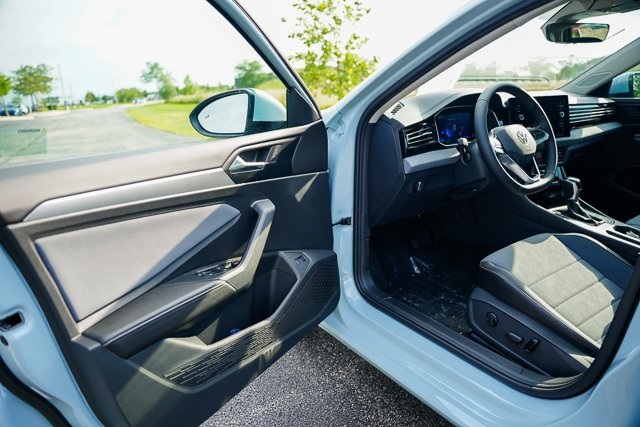 2025 Volkswagen Jetta 1.5T SE photo 6