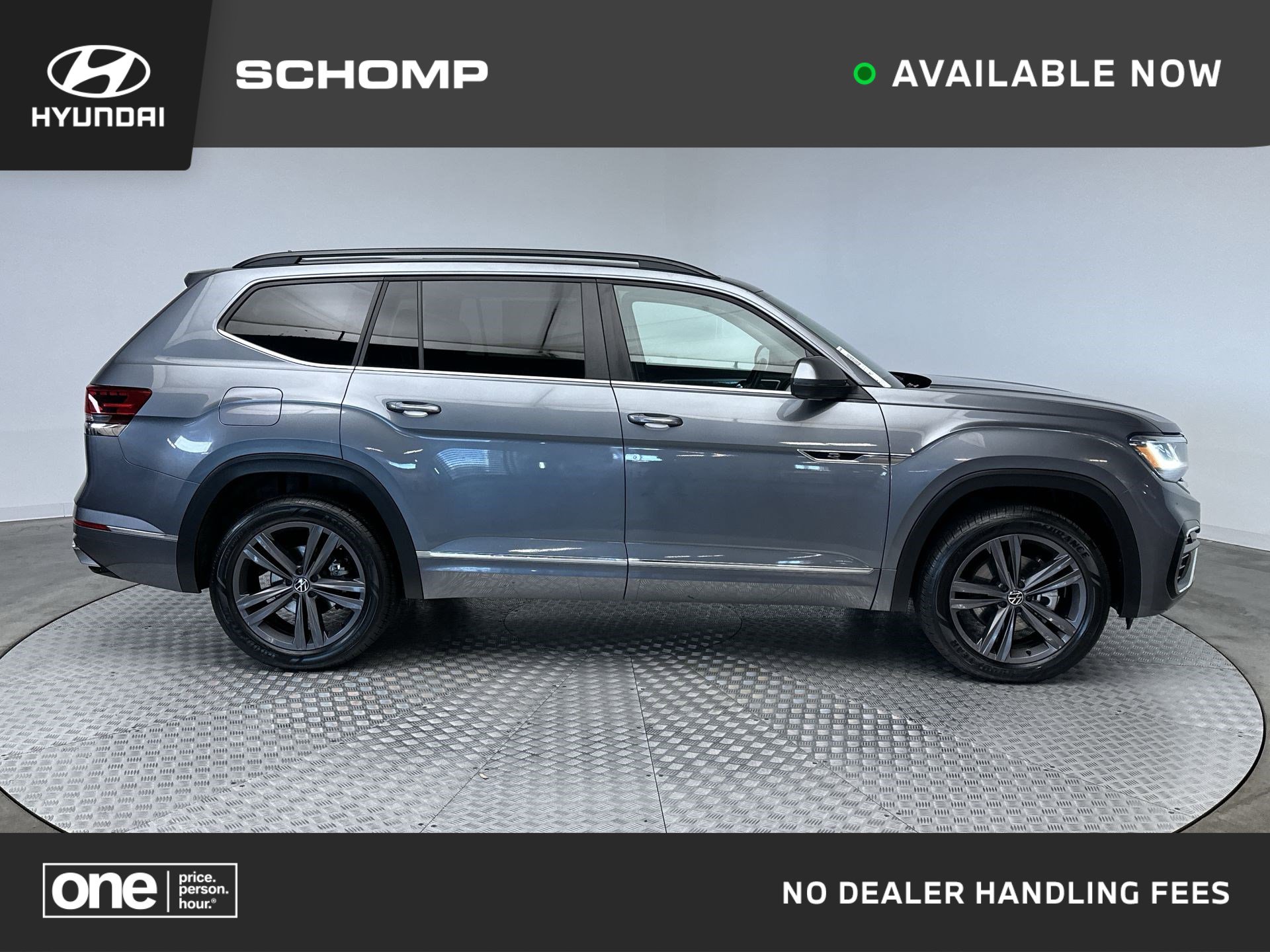 2021 Volkswagen Atlas SE w/Tech R-Line's photo