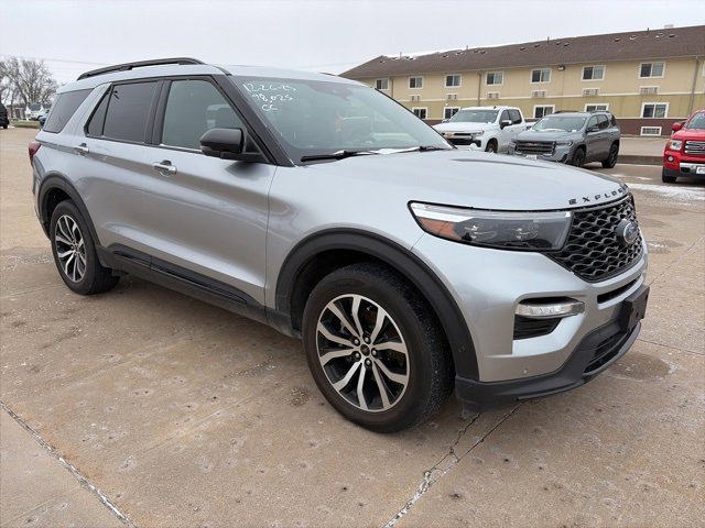2020 Ford Explorer ST's photo