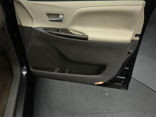 2018 TOYOTA SIENNA - Image 32