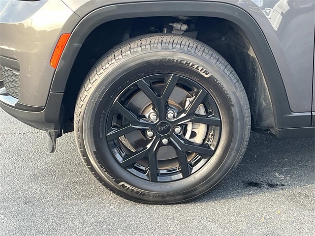 2024 Jeep Grand Cherokee Altitude photo 10
