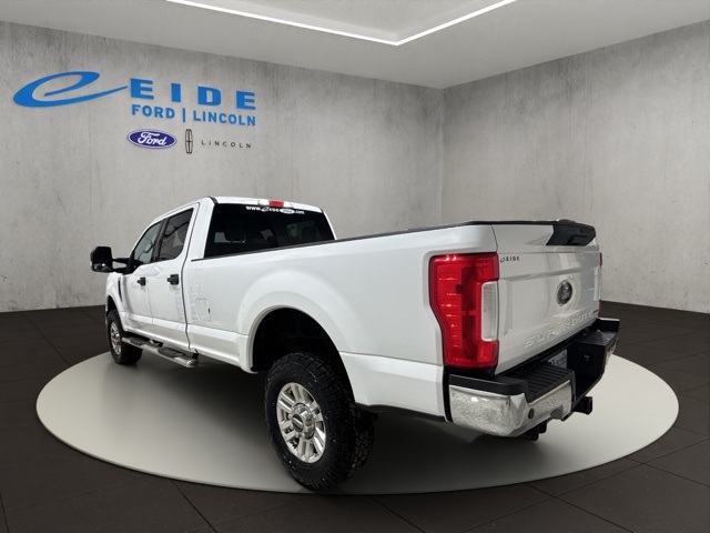 2018 Ford F-350 XLT photo 4