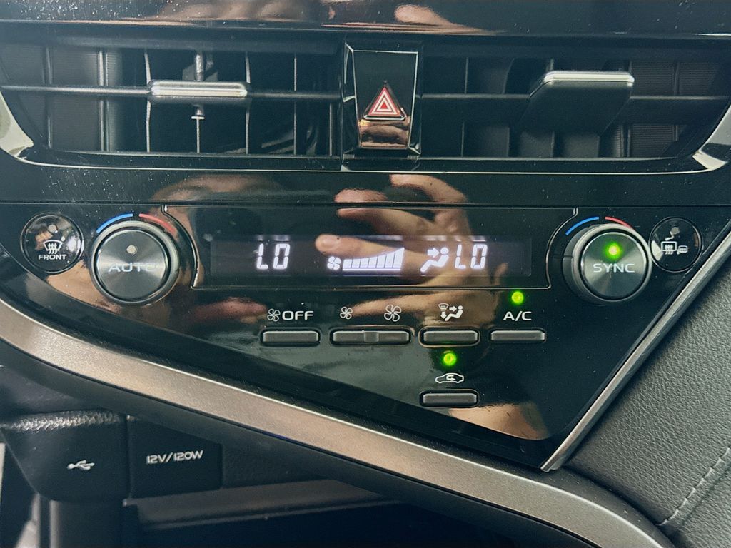 2023 Toyota Camry SE Nightshade Edition photo 12
