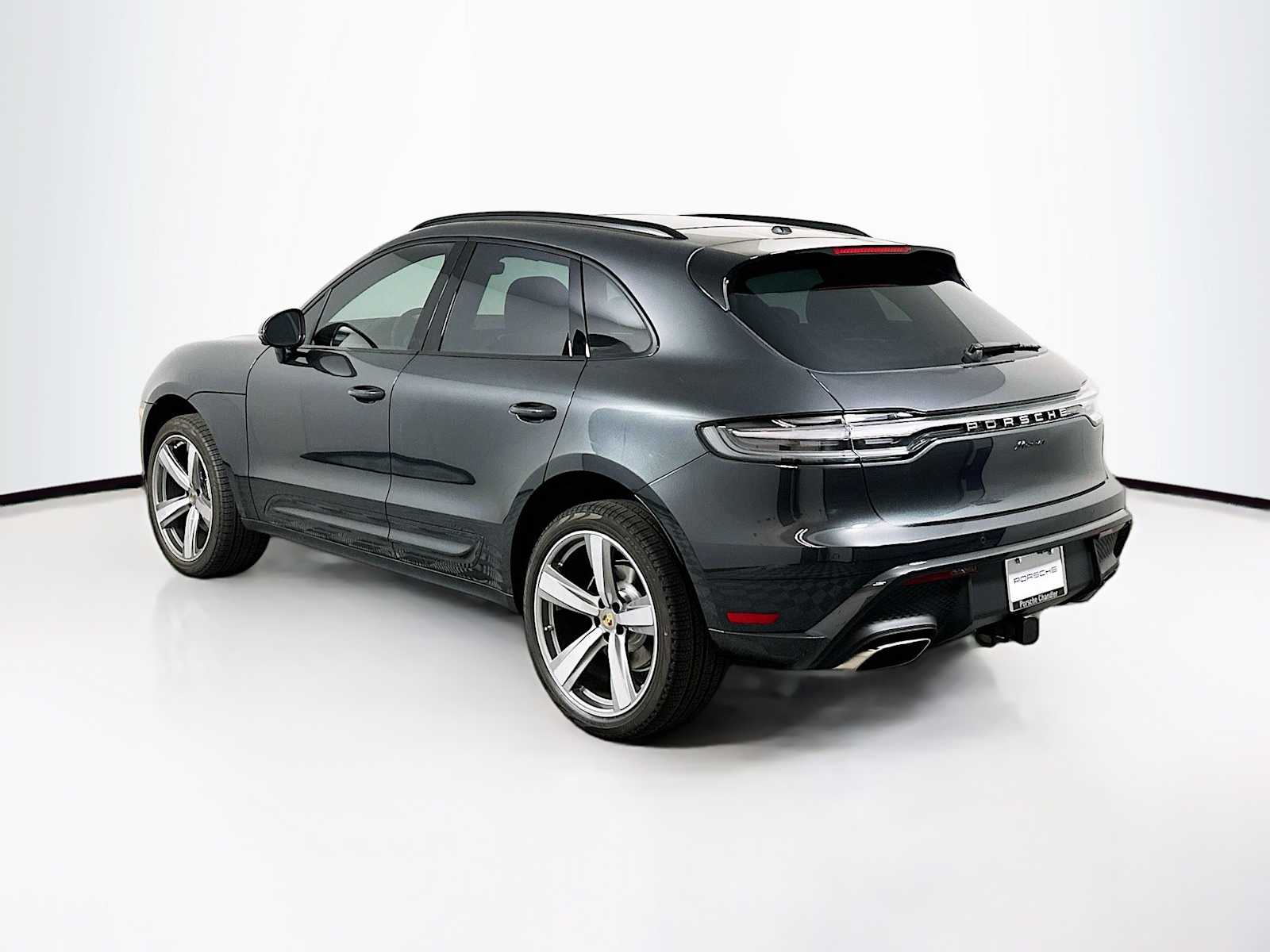 2026 Porsche Macan T photo 2