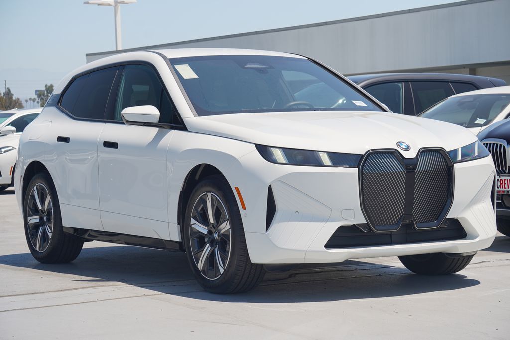 2026 Bmw iX photo 2