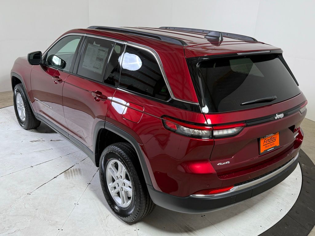 2025 Jeep Grand Cherokee Laredo Altitude photo 4