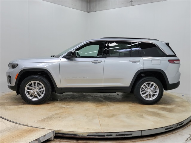 2025 Jeep Grand Cherokee Laredo X photo 7