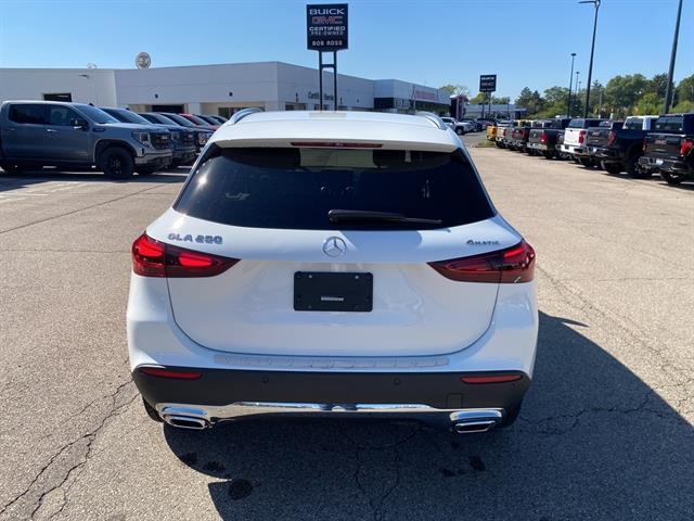 2025 Mercedes Benz GLA 250 4MATIC photo 3