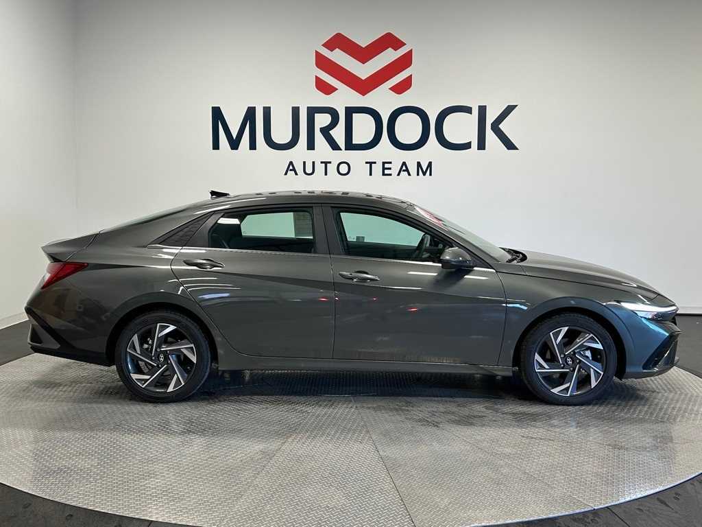 2024 Hyundai Elantra SEL Convenience photo 24