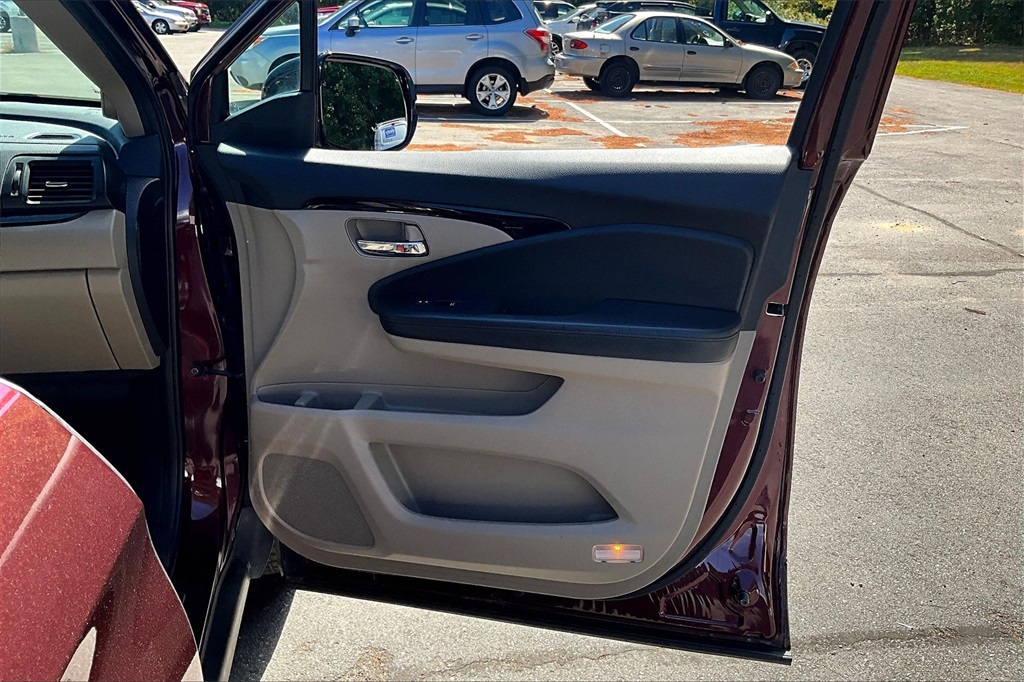 2021 Honda Pilot Touring photo 11