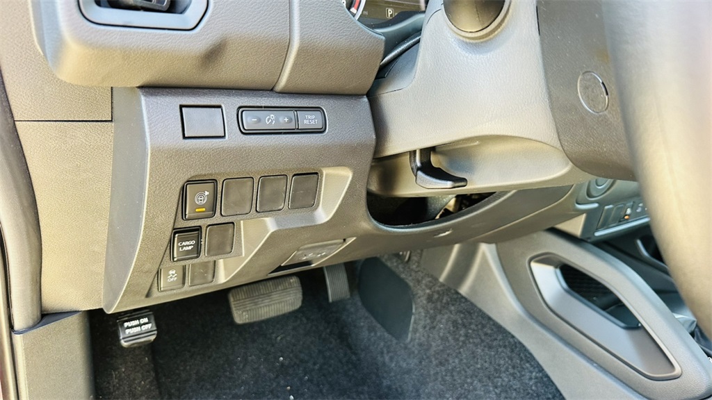 2025 Nissan Frontier S photo 14