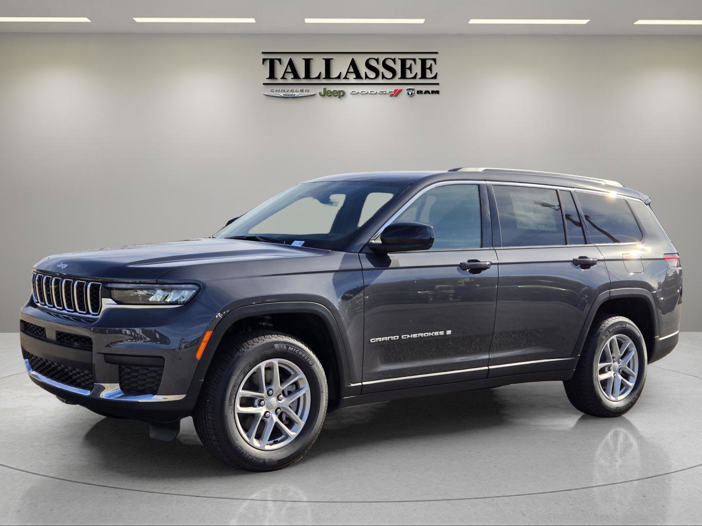 2025 Jeep Grand Cherokee L Laredo's photo