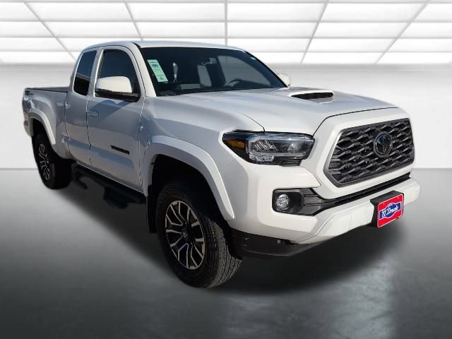 2023 Toyota Tacoma TRD Sport's photo
