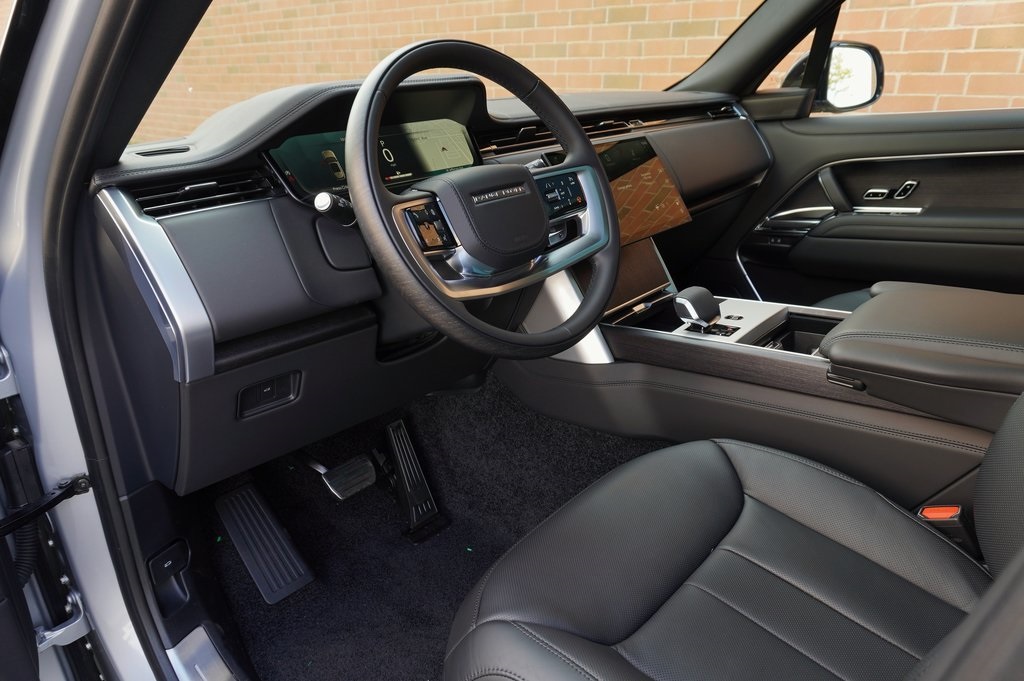 2025 LAND ROVER RANGE ROVER - Image 12