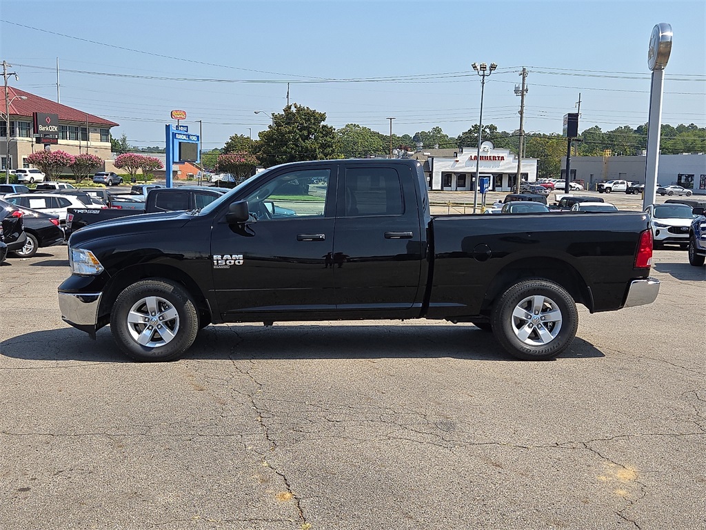 2024 Ram 1500 Classic SLT photo 3