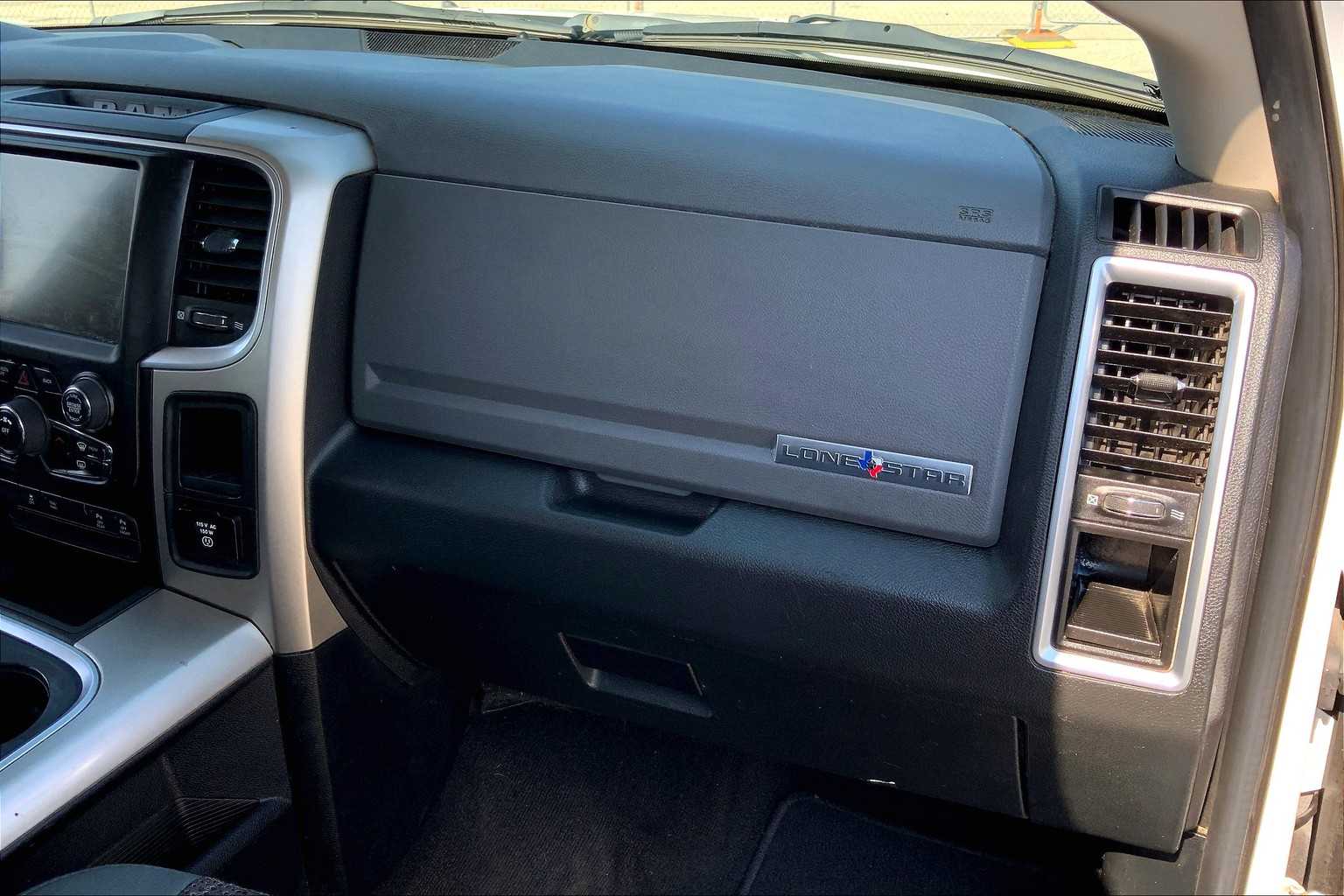 2016 Ram 1500 Lone Star photo 17