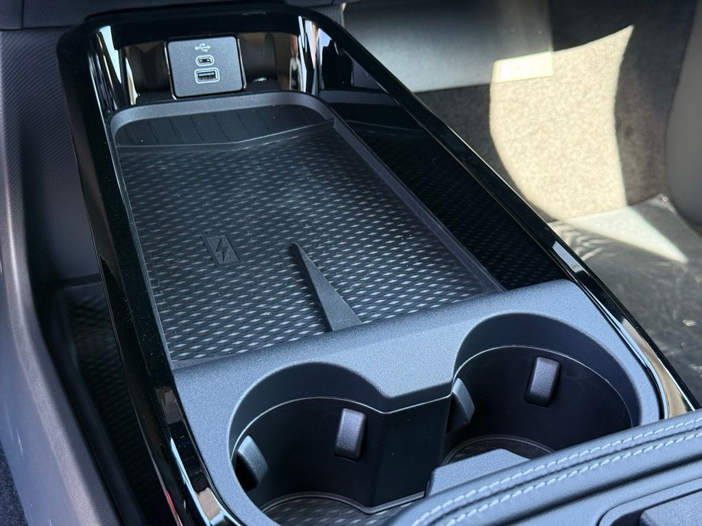 2025 Ford Mustang Mach-E Premium photo 11