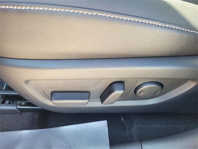 2026 Mazda CX-50 2.5 Preferred photo 4