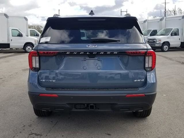 2026 Ford Explorer photo 4