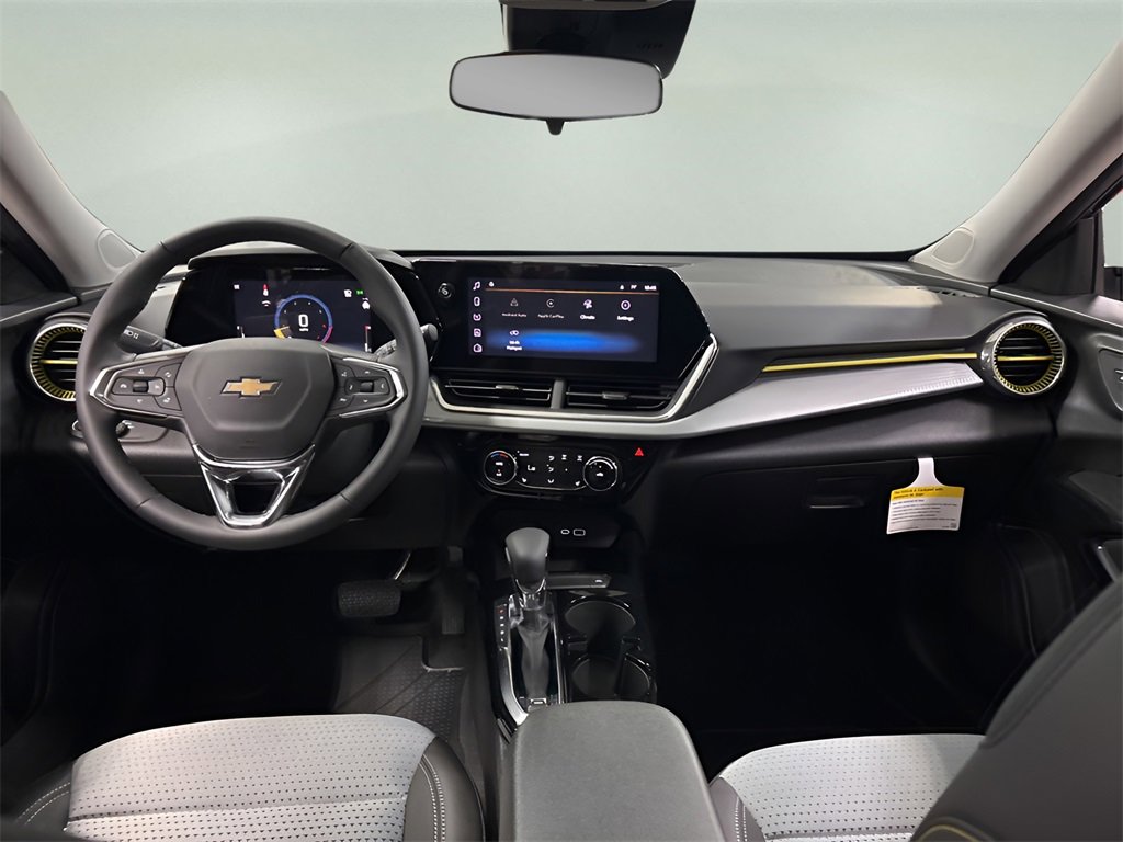 2025 Chevrolet Trax LT photo 24