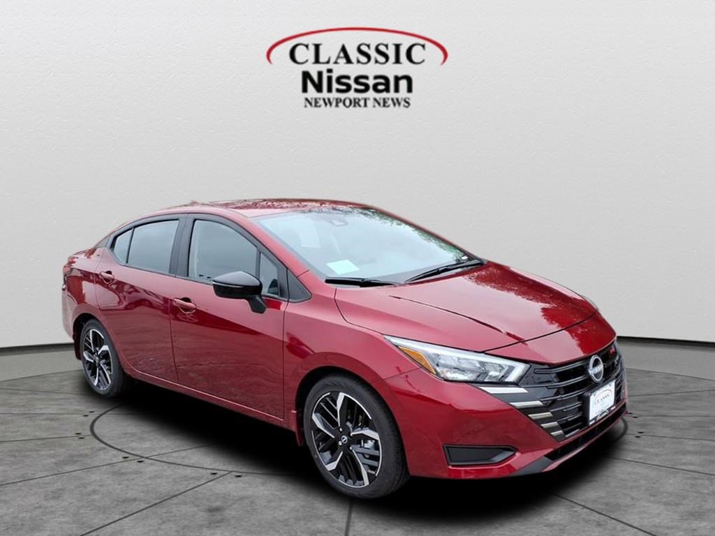2025 Nissan Versa SR's photo