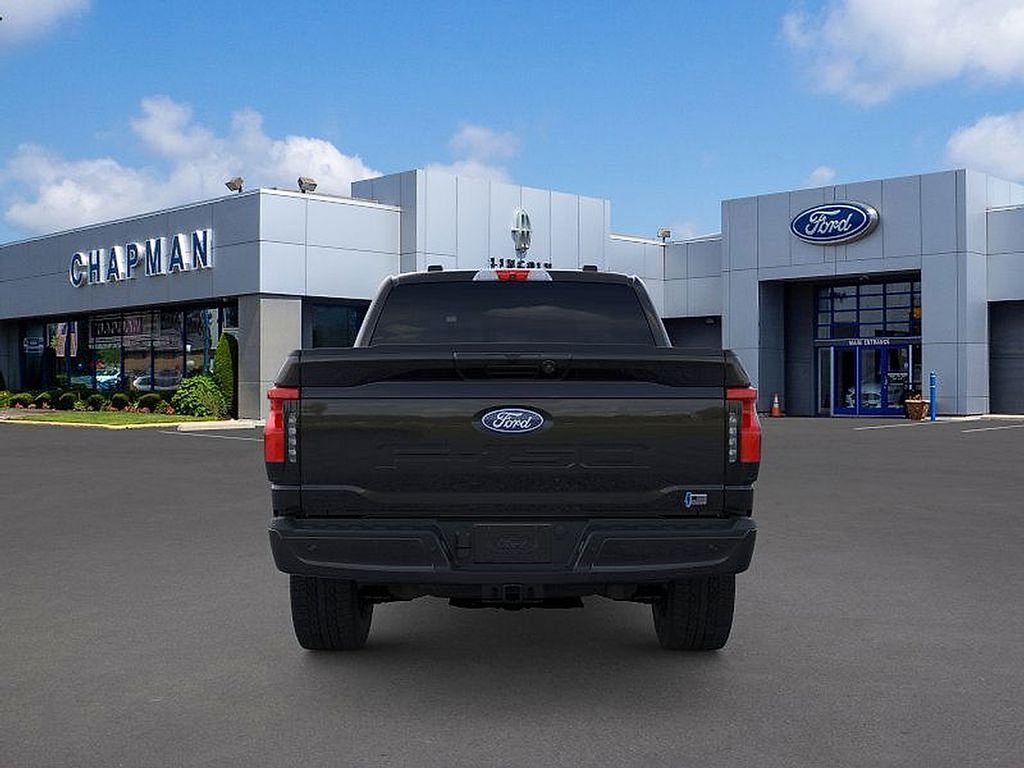 2025 Ford F-150 Lightning photo 4