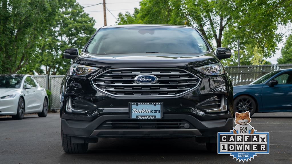 2022 Ford Edge Titanium photo 3