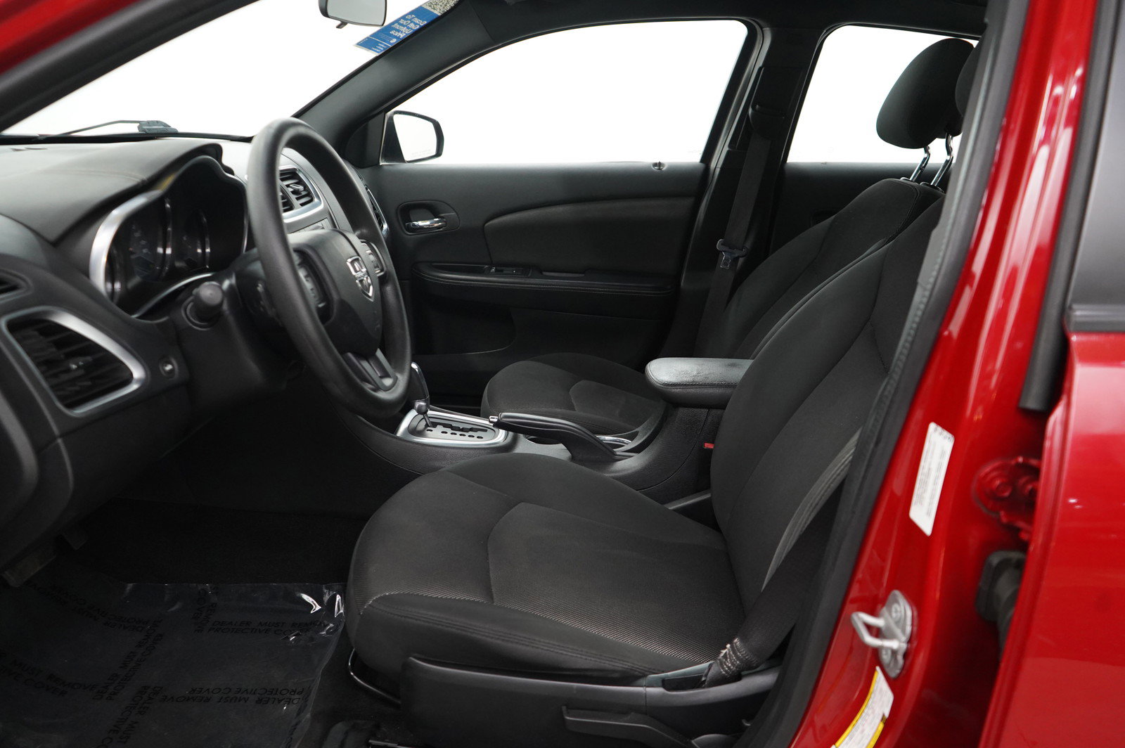 2014 Dodge Avenger SE photo 16