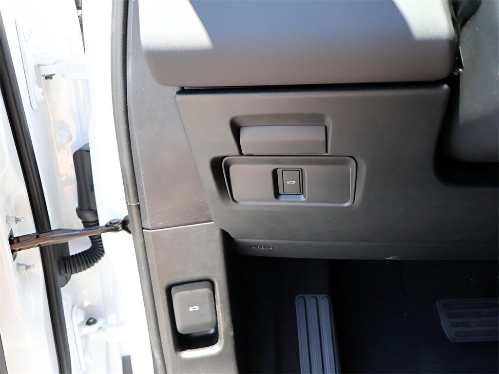 2026 Land Rover Range Rover Evoque S photo 28