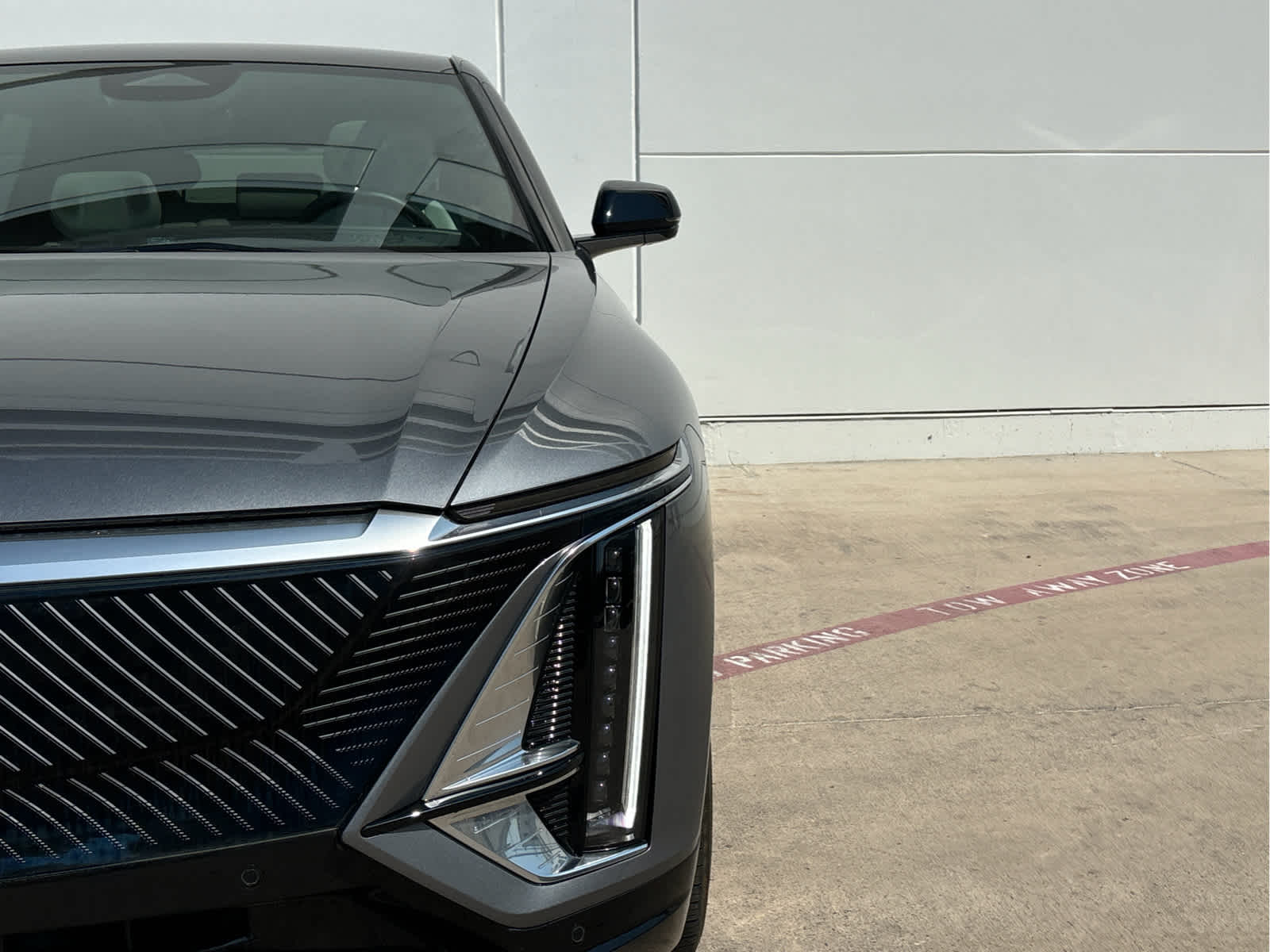 2023 Cadillac Lyriq Luxury photo 3