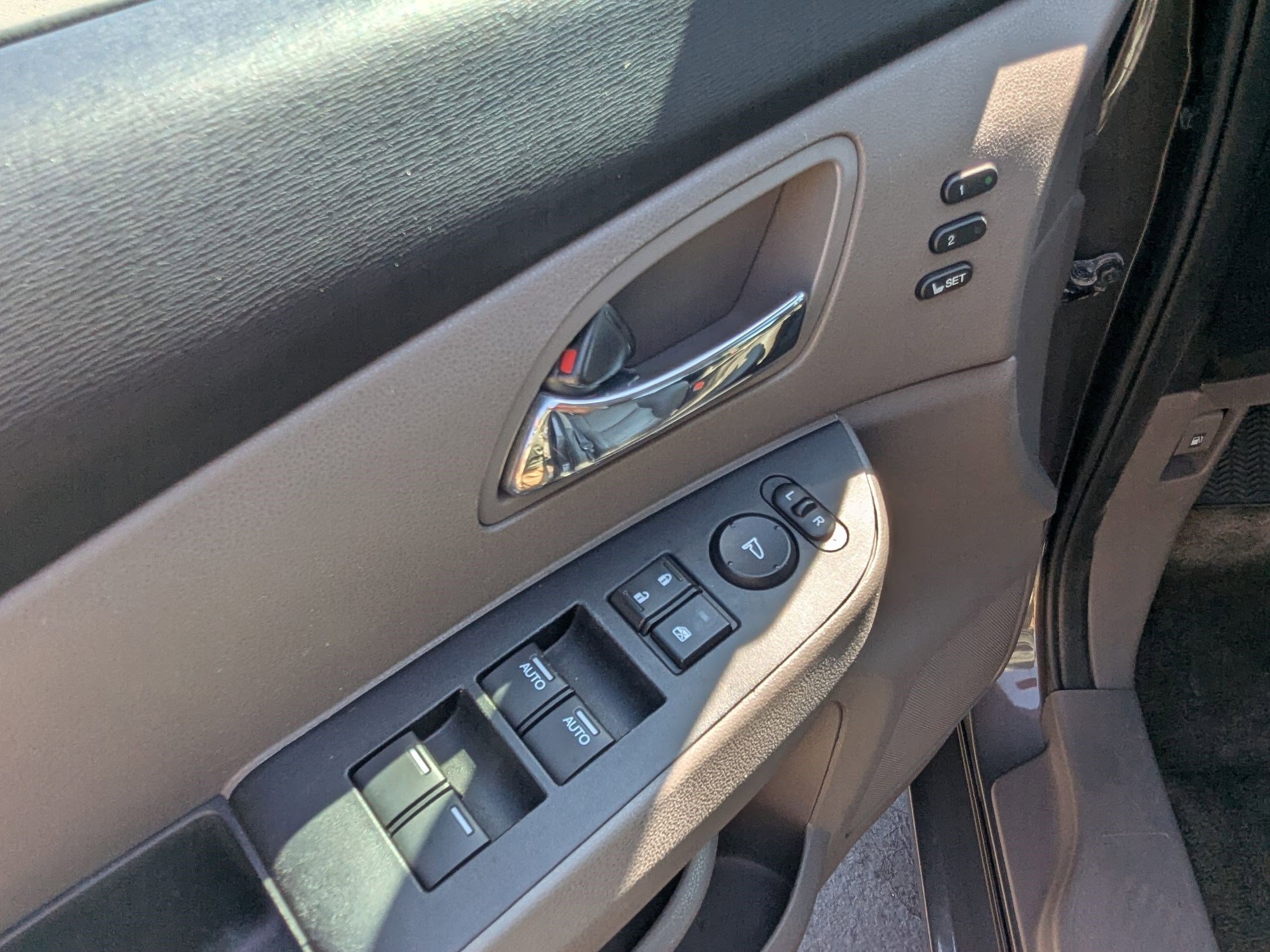 2016 Honda Odyssey Touring Elite photo 12